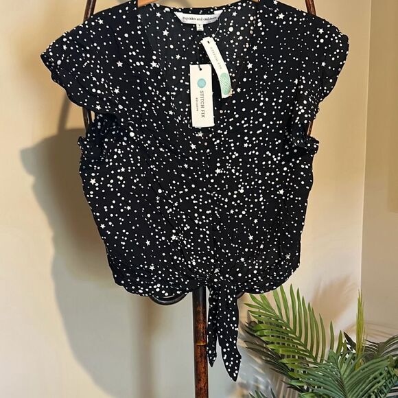 Cupcakes & Cashmere Tie Front Top NWT - Picture 3 of 8